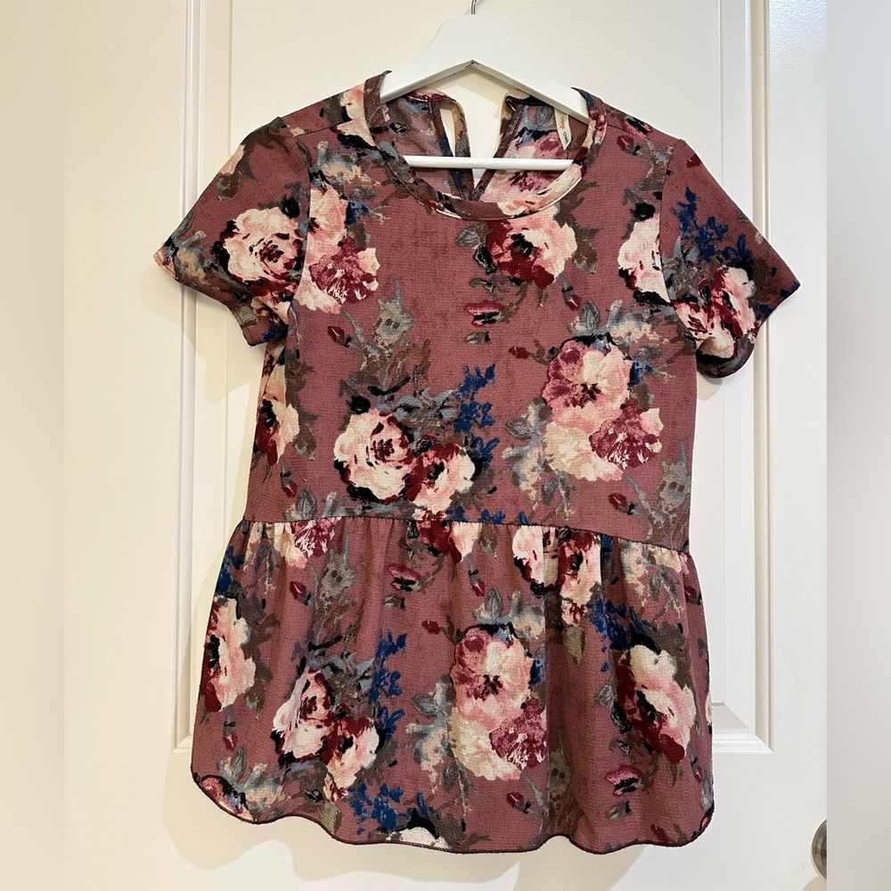 Peplum floral tee size small